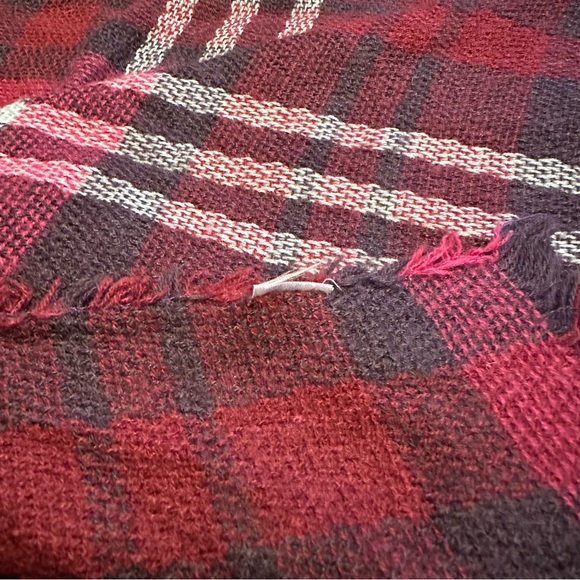 Burgundy and White Blanket Scarf - Picture 2 of 7
